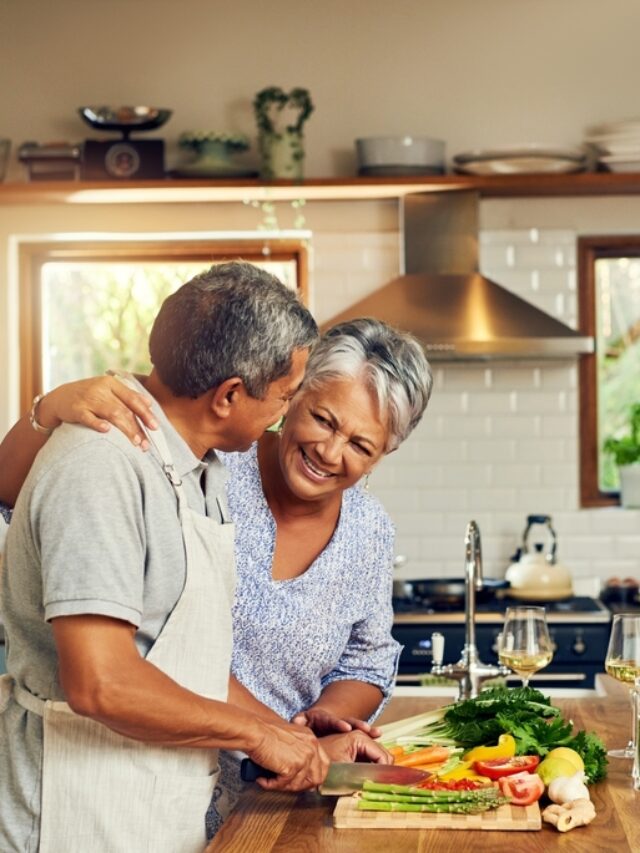 Home,Cooked,Happiness.,Shot,Of,A,Happy,Mature,Couple,Cooking